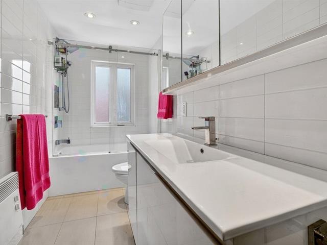 Magnifique et lumineux condo | 240947044