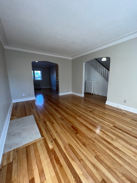 929 Bronson | 1170975031