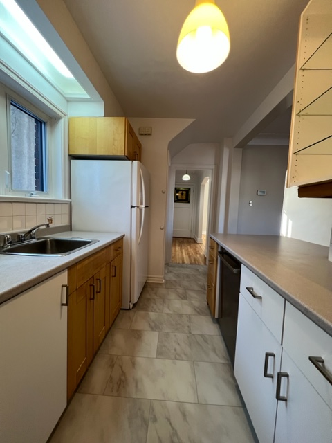 929 Bronson | 1170975031