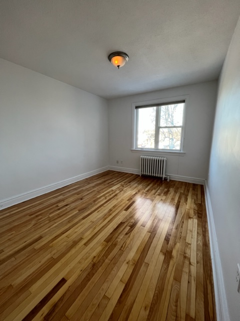 929 Bronson | 1170975031