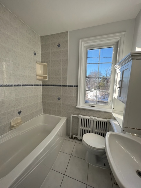 929 Bronson | 1170975031