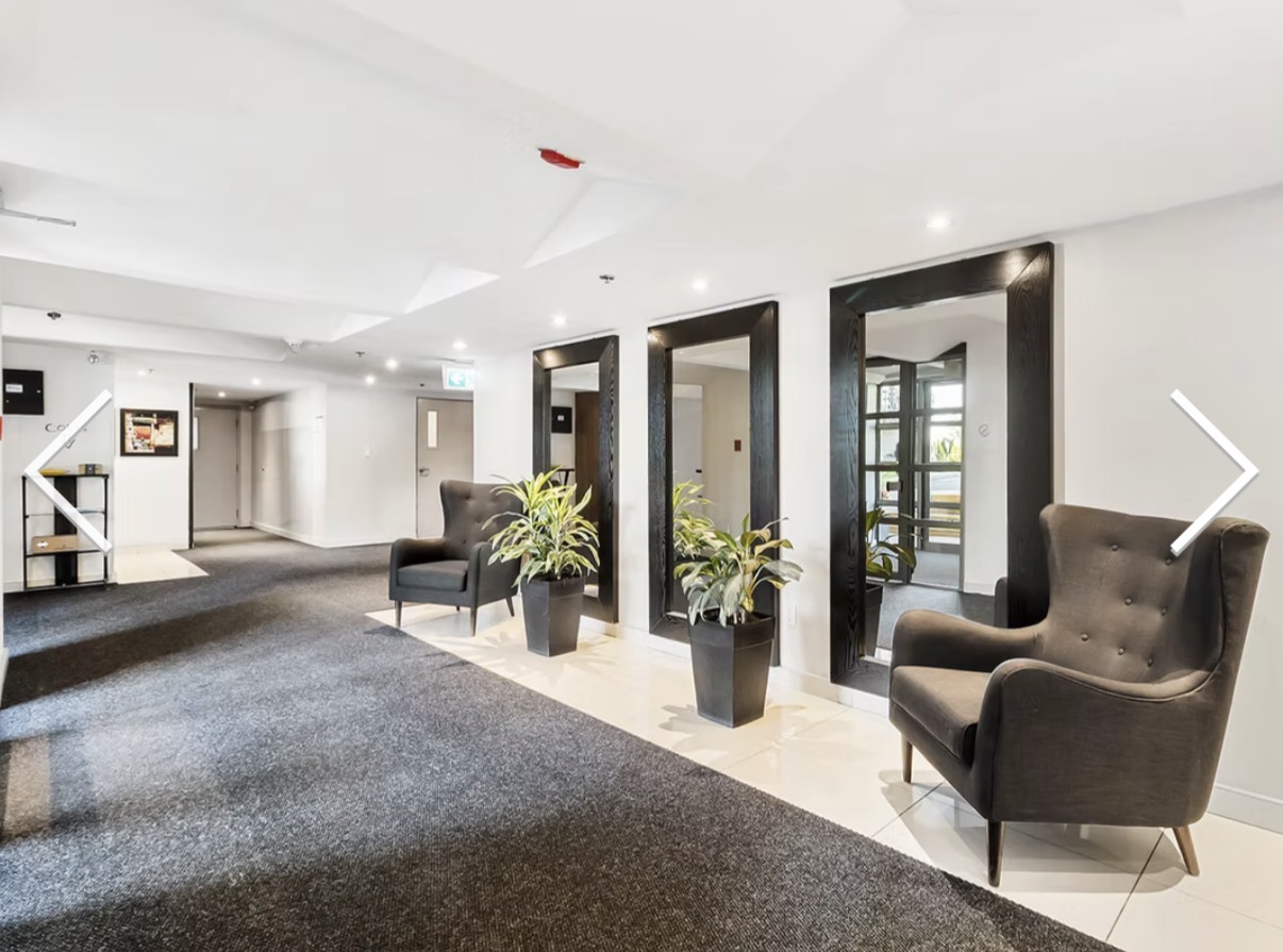beau condo 4 1/2 rénové , lumineux à louer à Brossard | 408654206