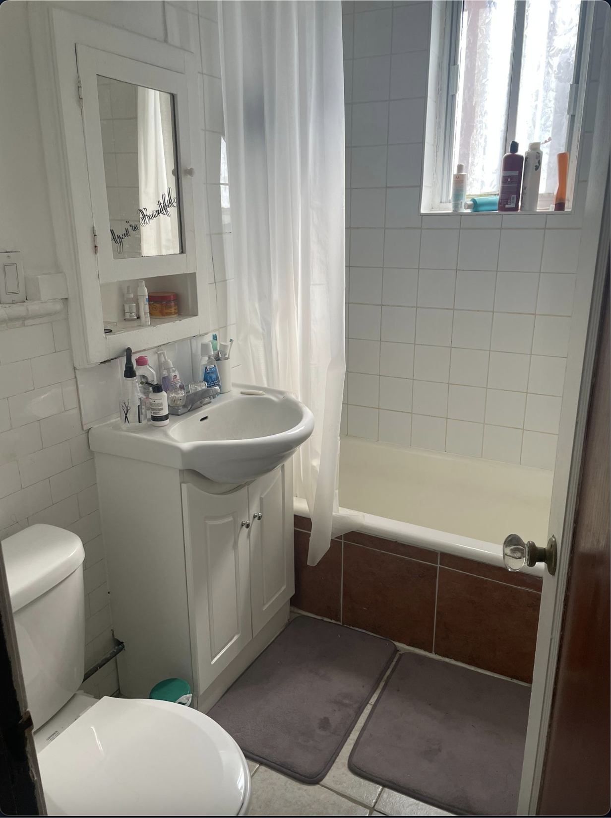 Grand 6 1/2 ( 4 chambres) Meublé | 441354013