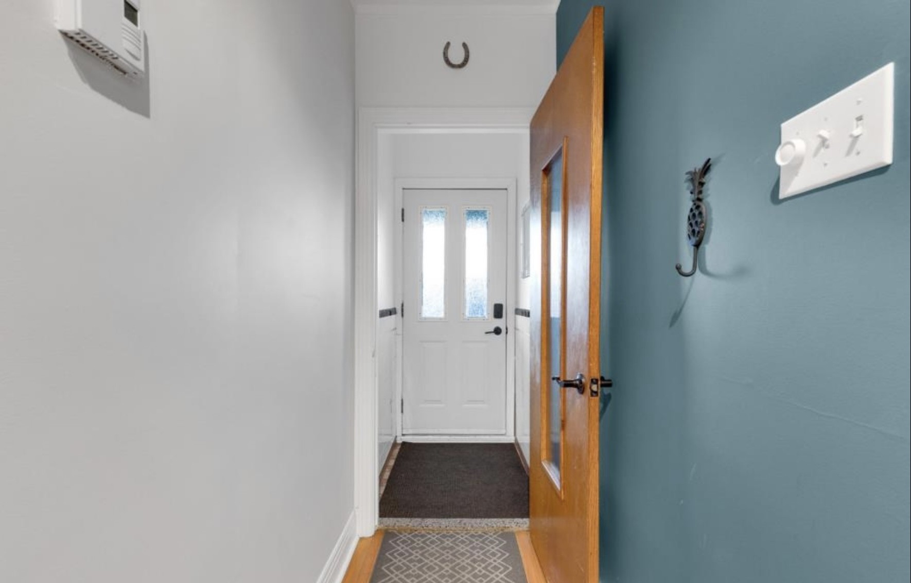 À louer / For Rent 4 ½ lumineux à Lachine (~900 pi²) | 675699304