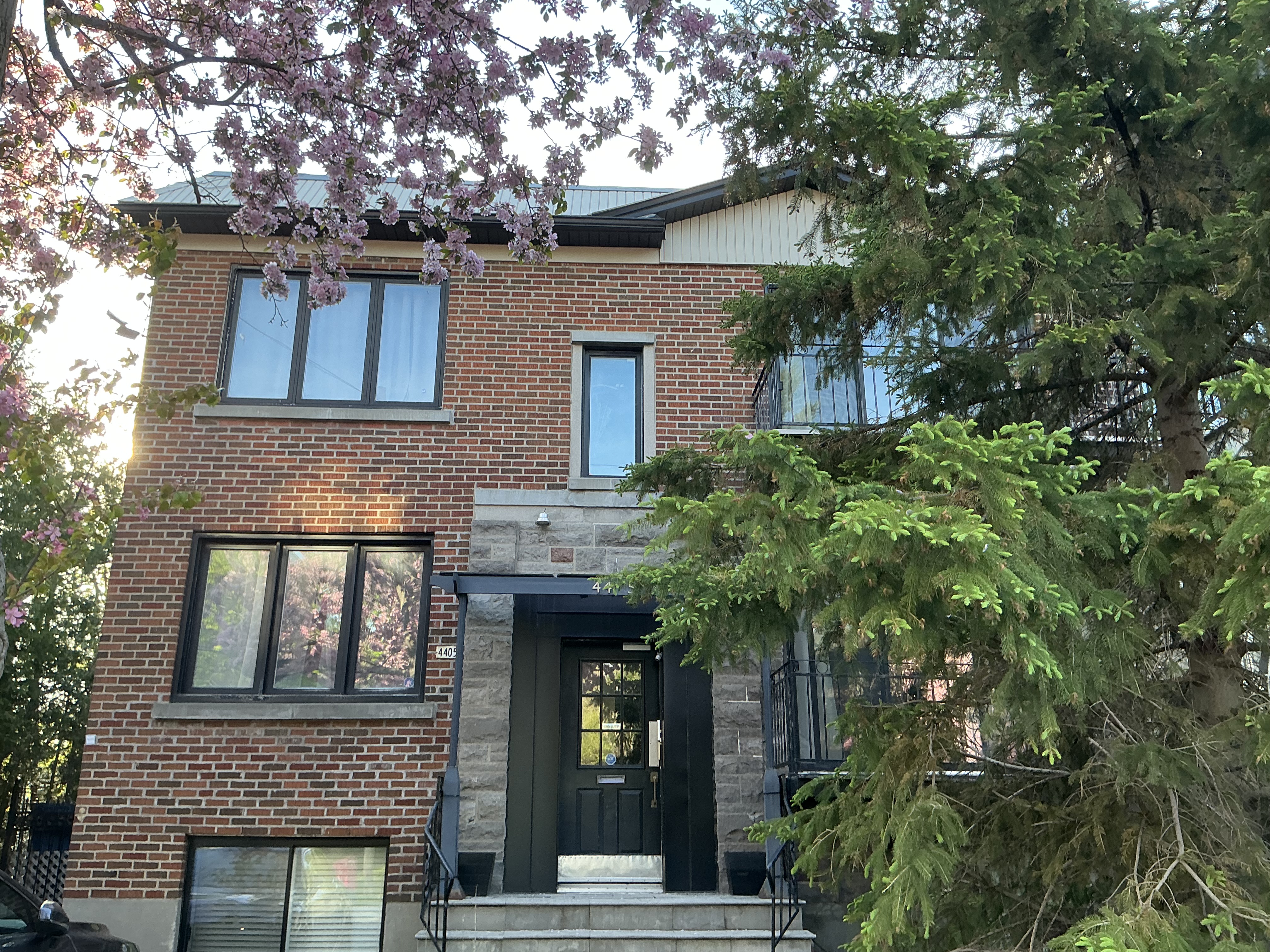 OasisUrbain : 4 Ch | wifi + fiber | Gym & Sauna | electric car | Métro Udm CHU | housekeeping | 482273136