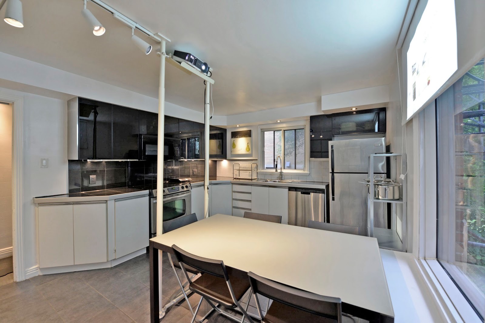 OasisUrbain : 4 Ch | wifi + fiber | Gym & Sauna | electric car | Métro Udm CHU | housekeeping | 482273136
