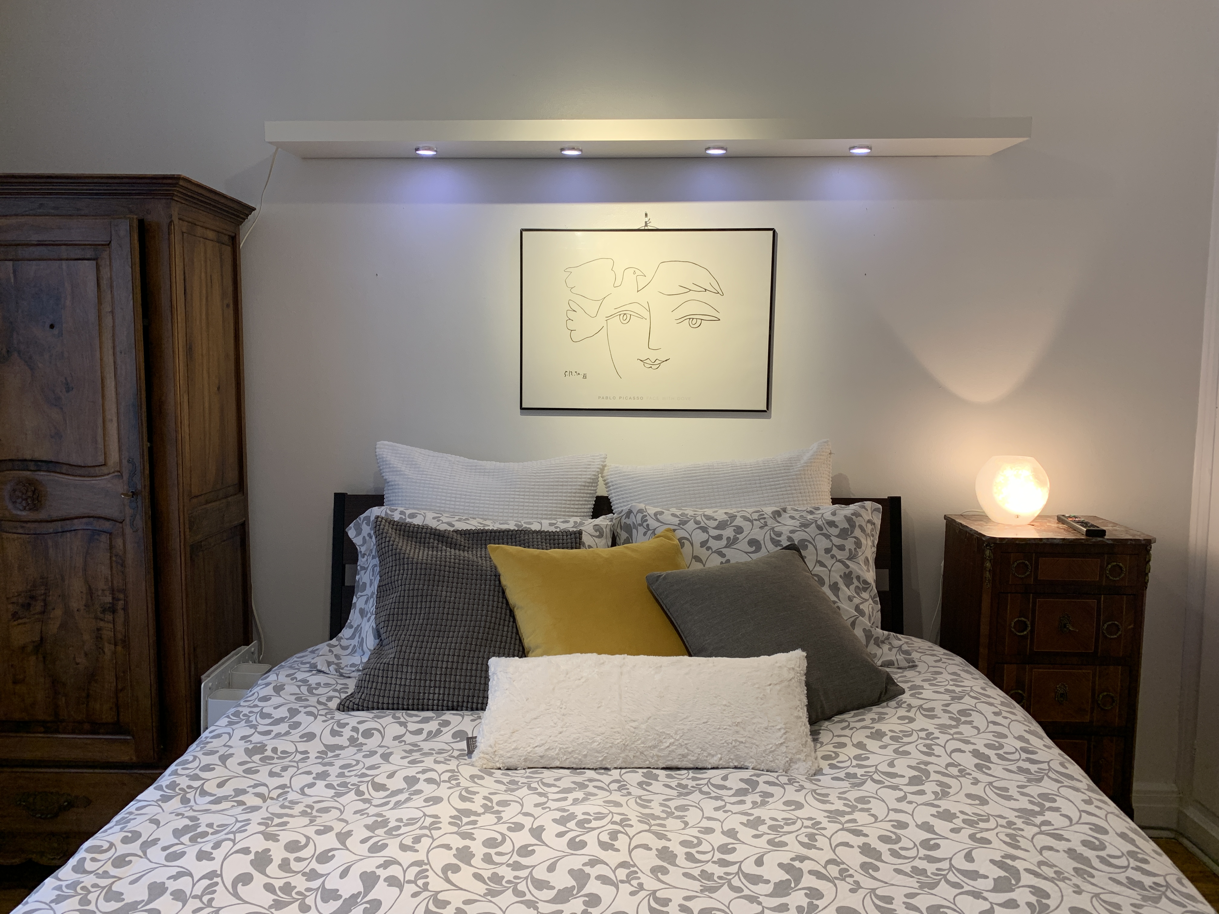 OasisUrbain : 4 Ch | wifi + fiber | Gym & Sauna | electric car | Métro Udm CHU | housekeeping | 482273136