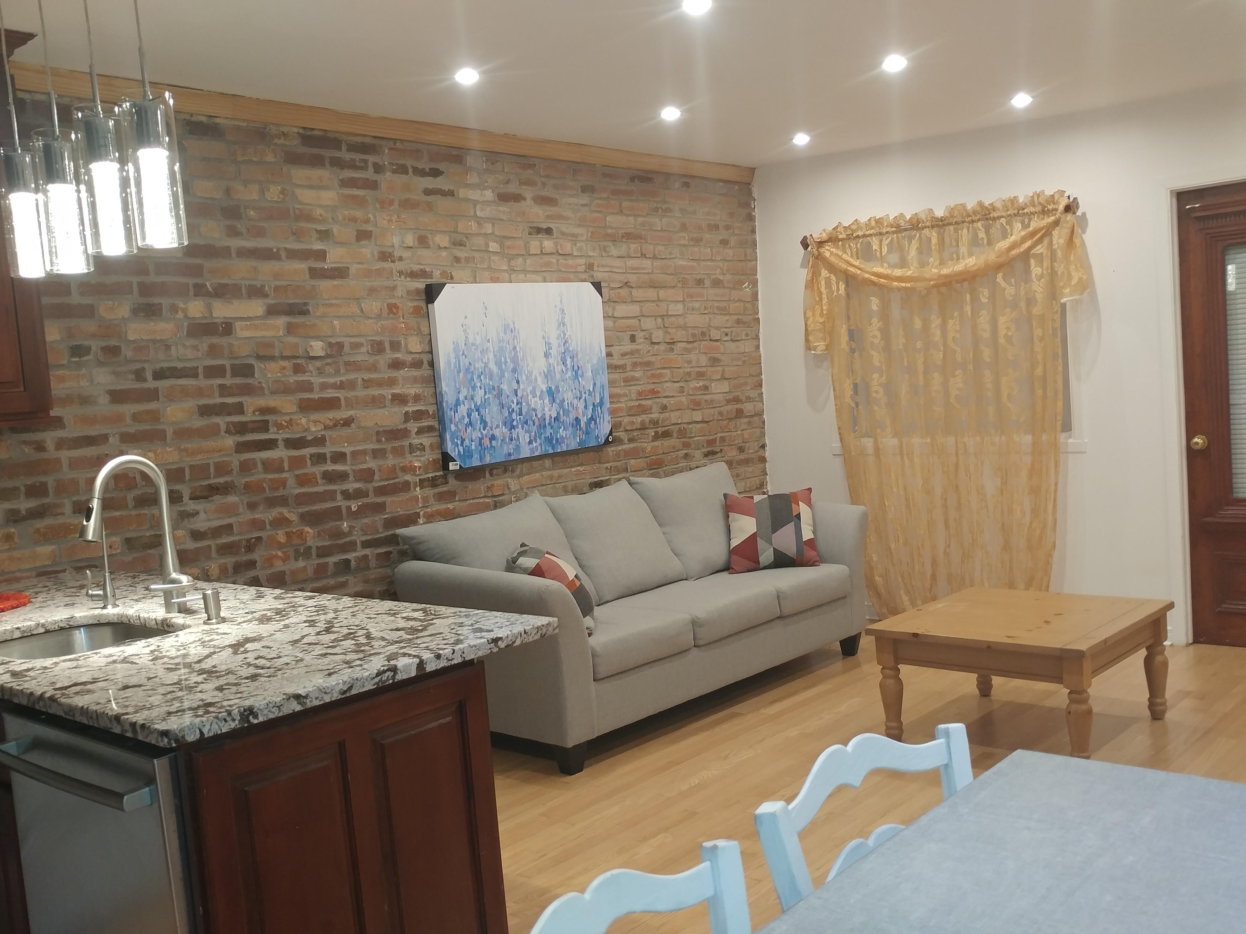Berri-Uqam Bel Appart 5 1/2 meublé avec 3 chambres a coucher  | 130076969