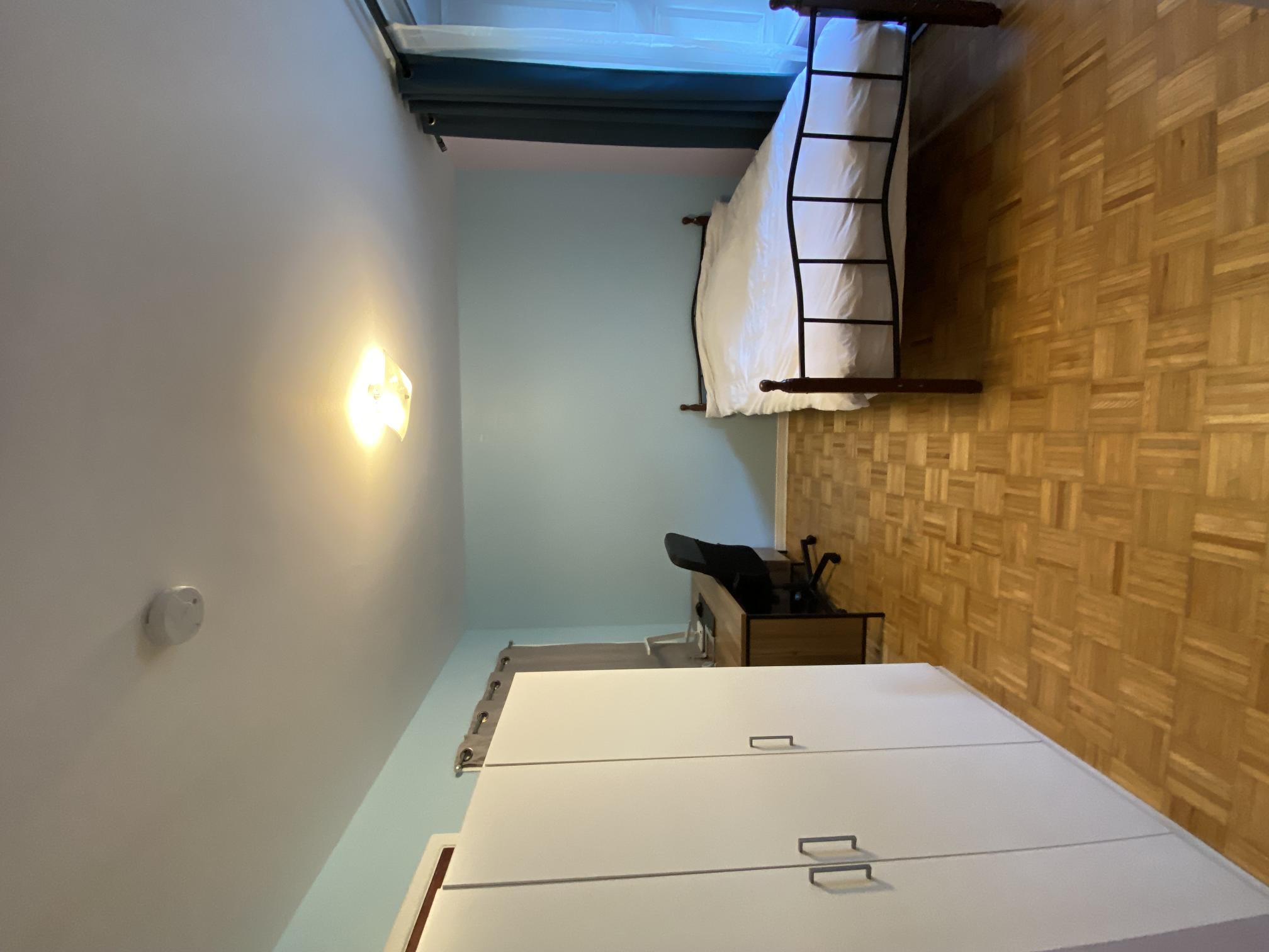 Berri-Uqam Bel Appart 5 1/2 meublé avec 3 chambres a coucher  | 130076969