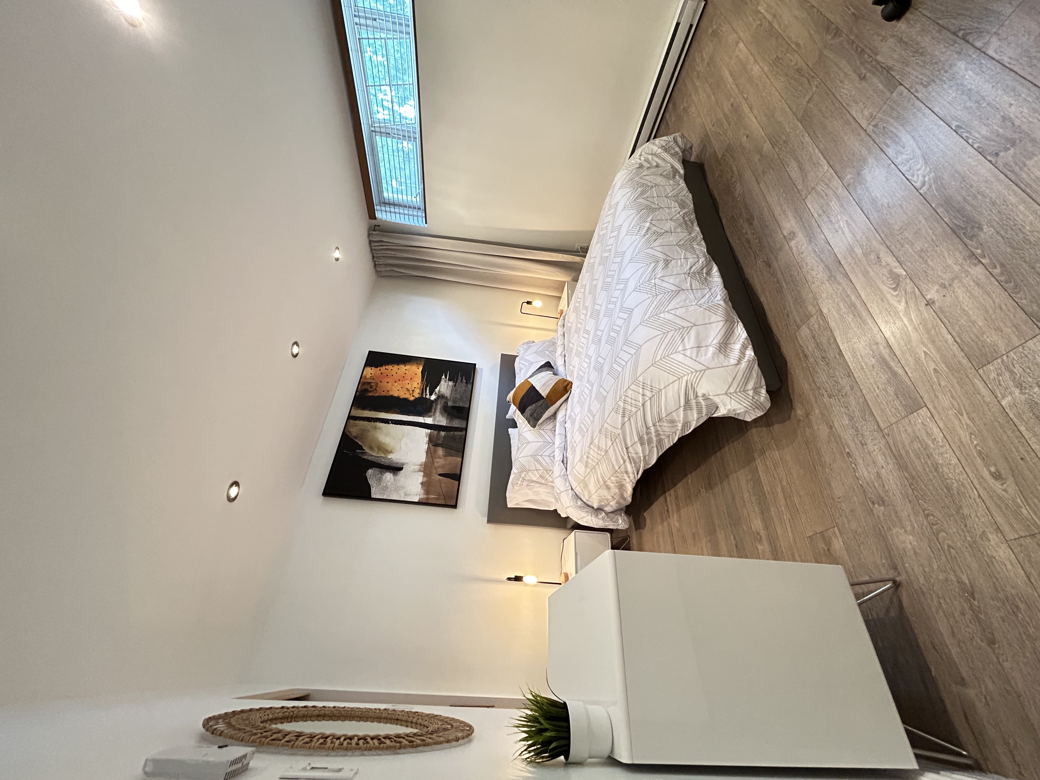 4 1/2 meublé localisation idéal à Montreal  | 1108536582