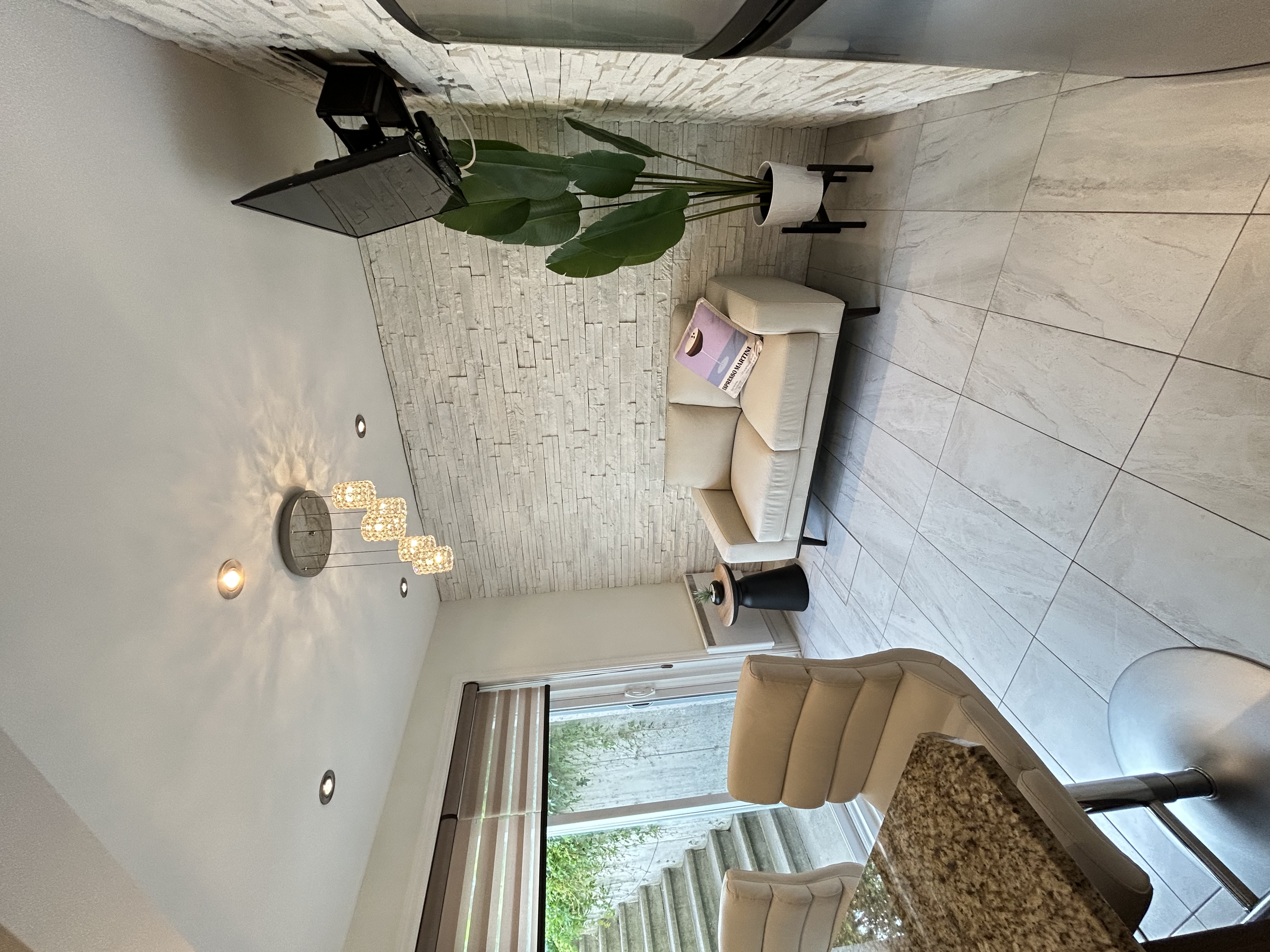 4 1/2 meublé localisation idéal à Montreal  | 1108536582