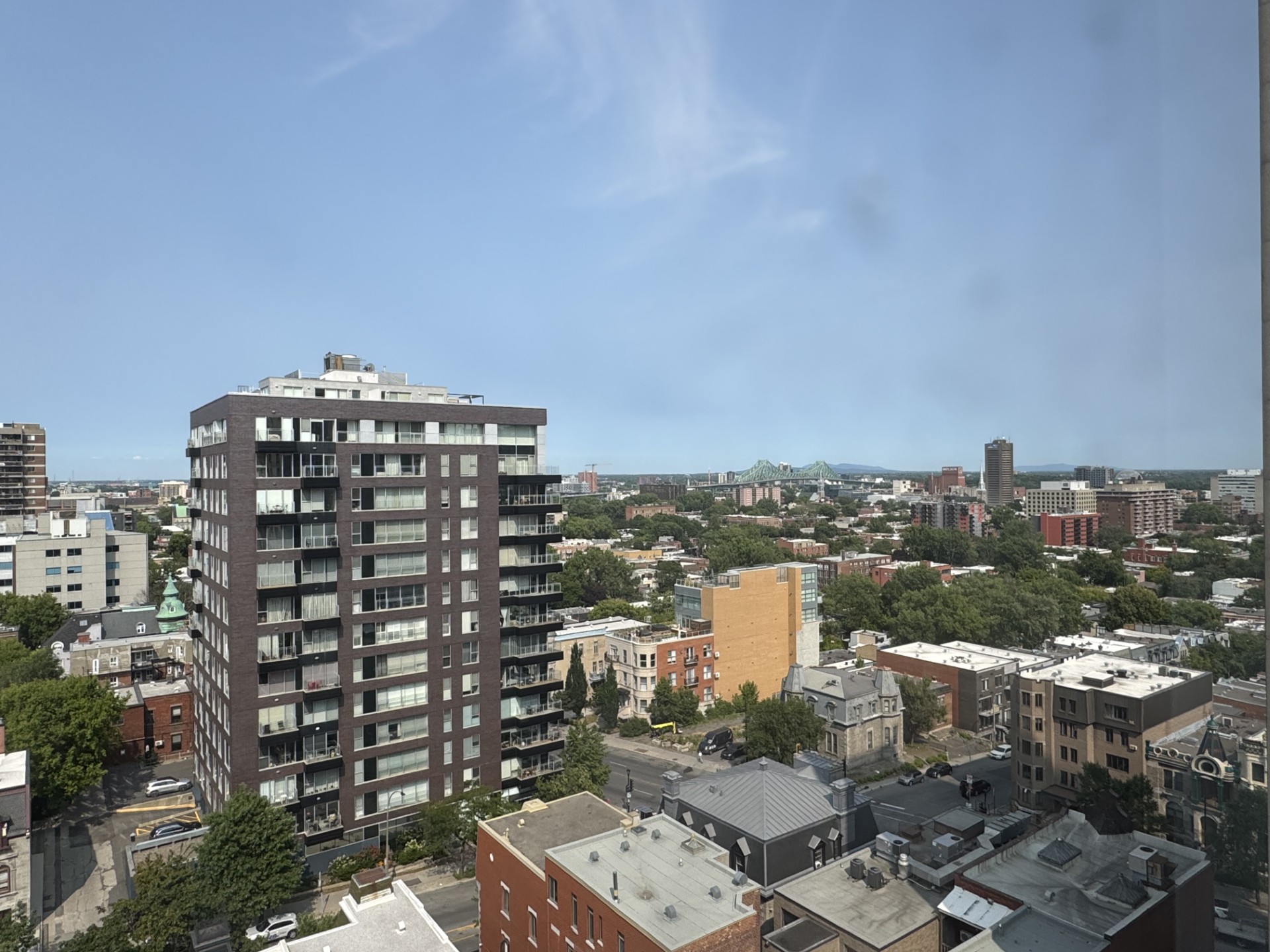 Appartement 4 1/2, PH -ACCÈS DIRECT METRO SHERBROOKE TOUT INCLUS | 683911816