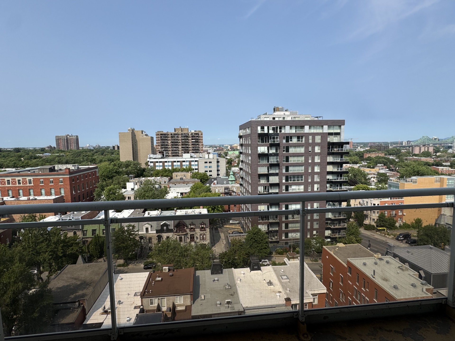 Appartement 4 1/2, PH -ACCÈS DIRECT METRO SHERBROOKE TOUT INCLUS | 683911816