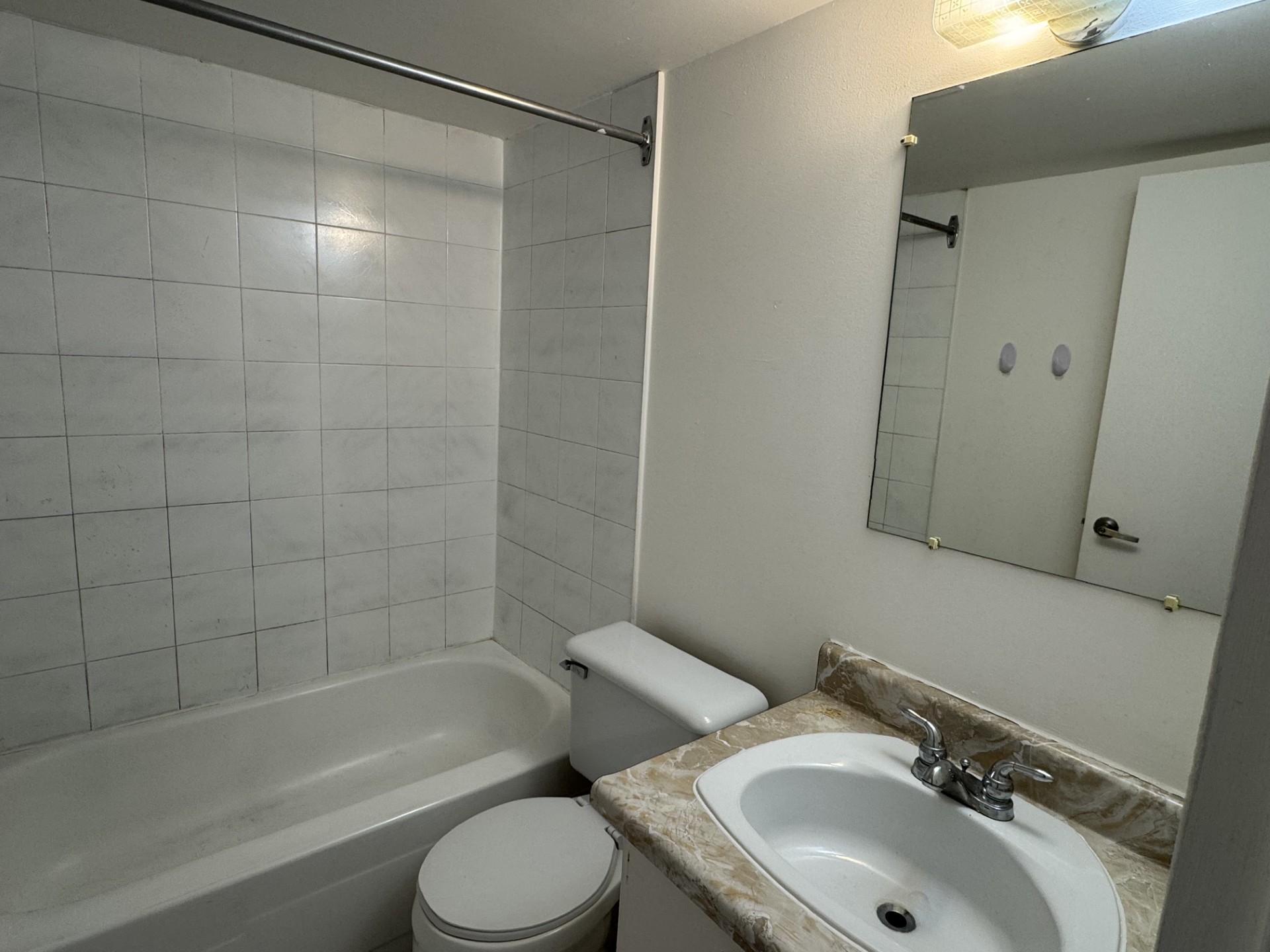 Appartement STUDIO 1 1/2 ACCÈS METRO SHERBROOKE TOUT INCLUS | 1799702251