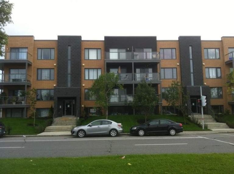 Spacious Corner unit 4.5 half grounded with large terrasse