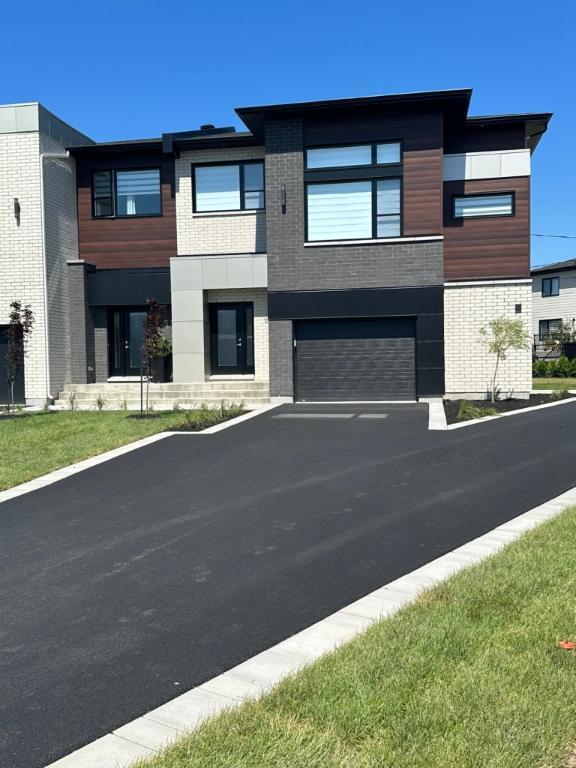 grand 5 1/2 luxueux et paisible à Beloeil. Garage privé.