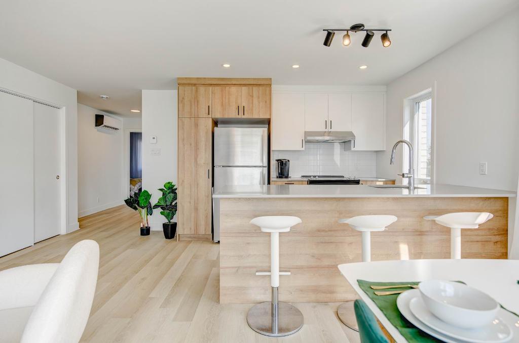 Condo NEUF à louer 5 1/2 Valleyfield dès juillet 2024 ( Salaberryde