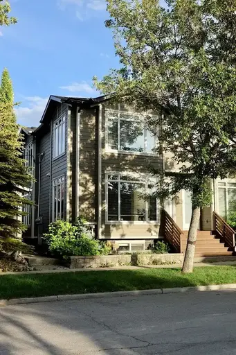 Spacious 3-Bedroom Townhouse in Crescent Heights | 1306 2 Street Northeast, Calgary | 2892342