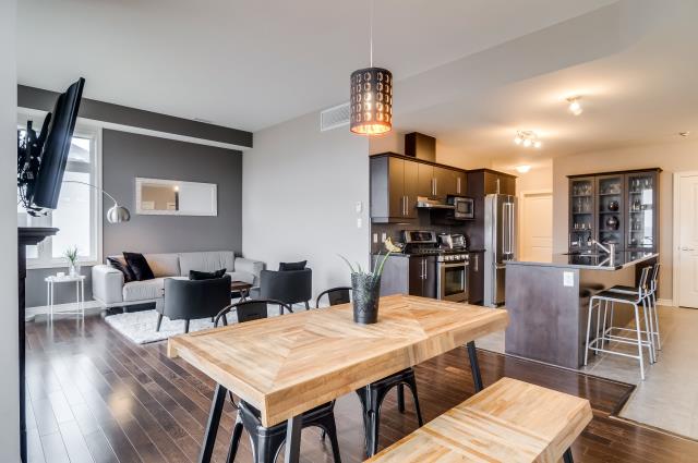 Superbe condo! 2 CAC, 1.5 SDB, 2 stationnements | 3215598