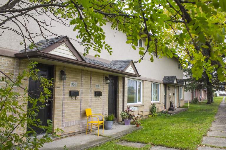 Parklane Townhomes | 930 Neebing Avenue, Thunder Bay | 2886463