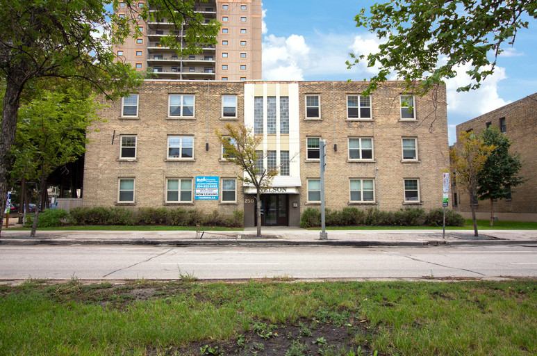 250 Broadway Avenue | 250 Broadway Avenue, Winnipeg | 3030519