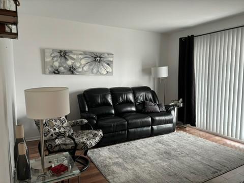 Grand appartement 4 1/2 semi-meublé (2 chambres), à louer | 3038195