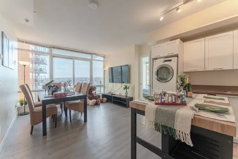 Brentwood University City Condo 2br-2bath FULLY furnished | 3820 Brentwood Road NW, Calgary | 2945320