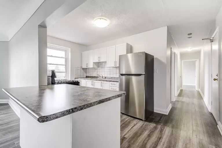 1 MONTH FREE - Fully renovated 2 bedroom on the brow of the escarpment with ALL utilities included | 385 Concession Street, Hamilton | 3077975