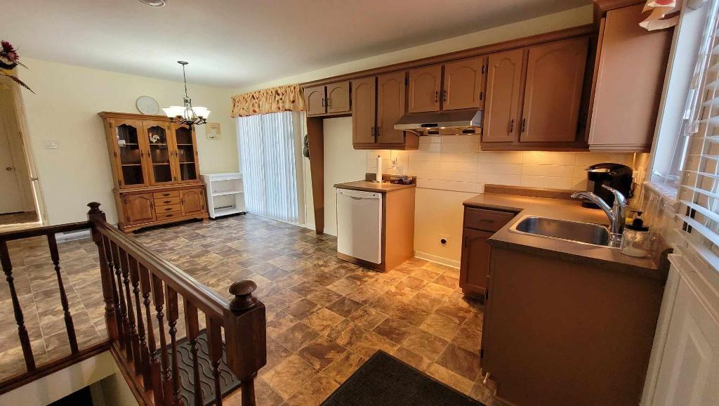 **NOUVEAU PRIX,TOUT INCLUS** DISPO MAINTENANT!! Superbe Maison 3 chambres à louer! Possible de louer semi-meublé aussi! | 3072094