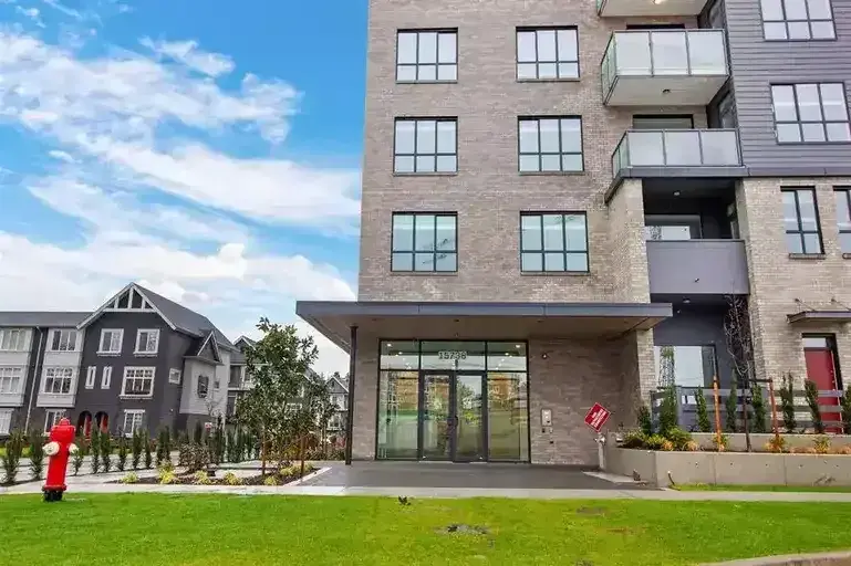210-15738-85 Avenue A Brand New  1 Bedroom and Den Unit | 15738 85 Avenue, Surrey | 3025167