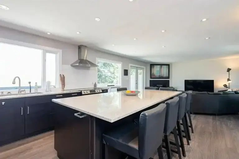 Hidden Gem - bungalow in quiet community with spectacular view | Calgary | 2903484