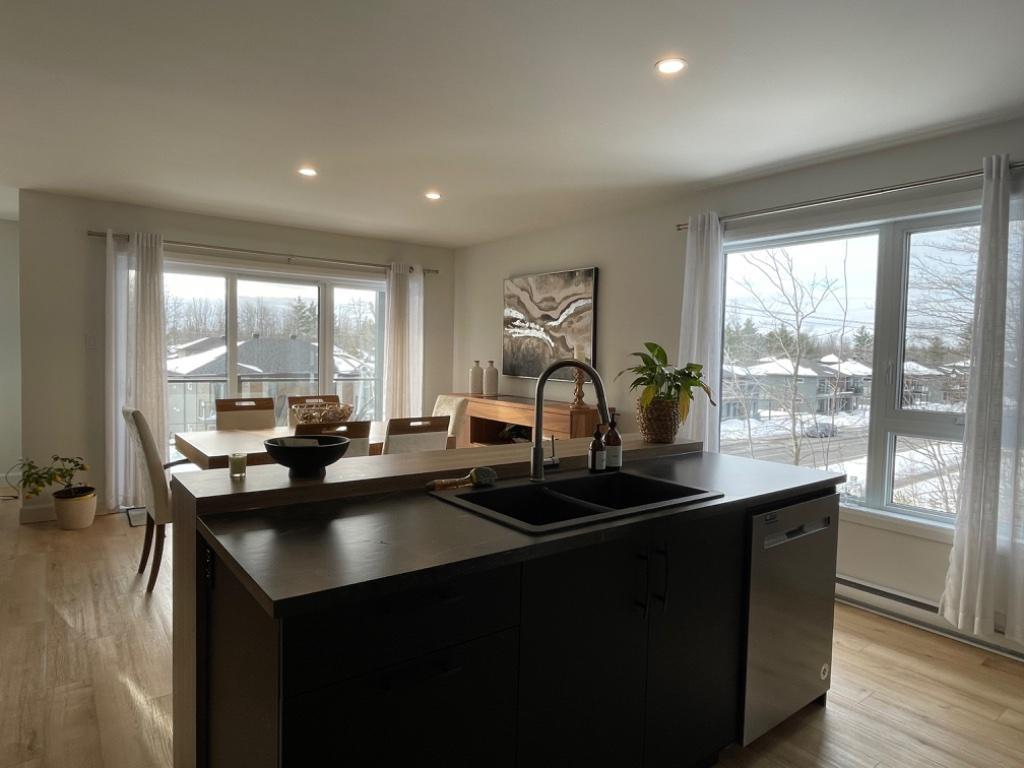 Appartement 4 1/2 lumineux à louer | 3281720