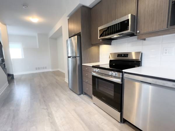 169 DOWNSVIEW PARK BLVD. - STUNNING 4BED/3BATH HOME, PARKING, LAUNDRY | 2693834