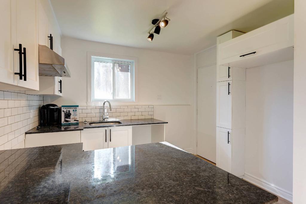 4 1/2 Style-Condo rénové à Mirabel (St-Janvier) - Juillet - Internet inclus | 3233519