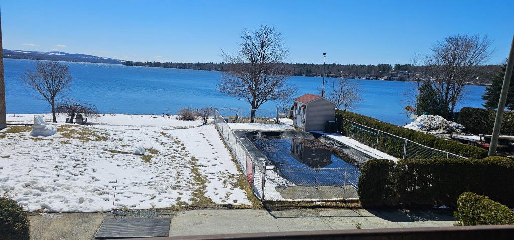BORD DE L’EAU !! CONDO MEUBLÉ 4 ½ – Situé sur le bord du LAC MAGOG à Sherbrooke – VUE DIRECTE SUR L'EAU. | 3206464