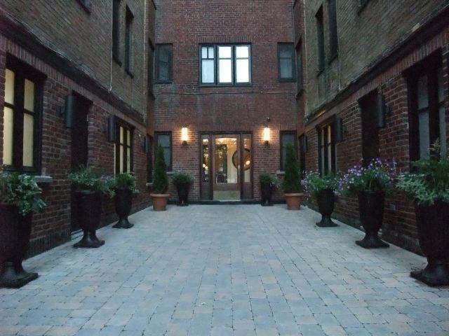 1er juil- Beau, mis à jour, Grand 2 1/2 , lumineux, propre, art déco - July 1st - Beautiful, updated, clean, secure, Large 2 1/2 , bright, art deco | 3220769