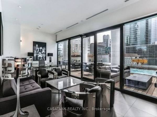 2 Bedroom, 2 Bathroom Penthouse - Theatre Park | 2694023