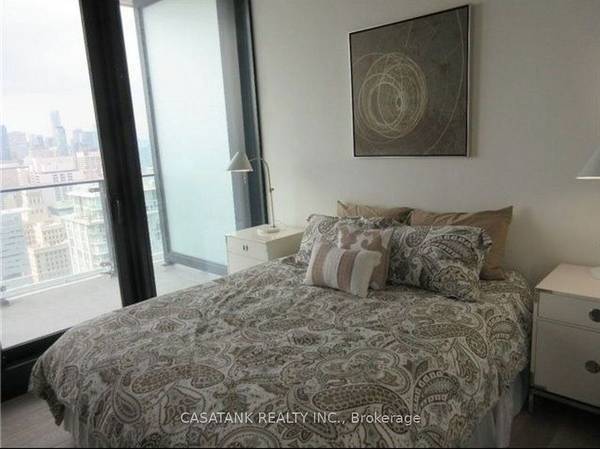 2 Bedroom, 2 Bathroom Penthouse - Theatre Park | 2694023