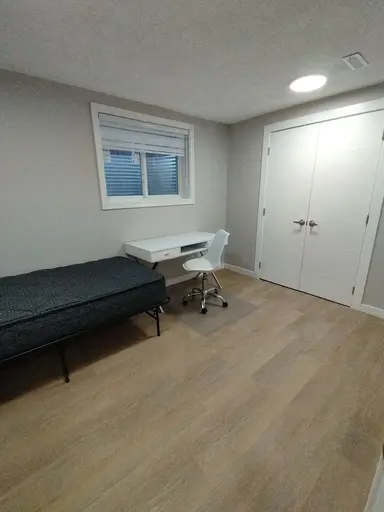 Basement Furnished Room w/ Utilities Included | 35 Glenview Drive Southwest, Calgary | 2920588
