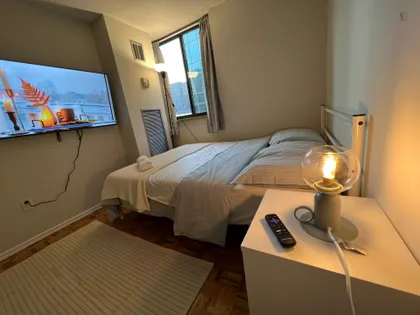 1 room room of 86 m² in Toronto | 2695644