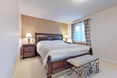 2 rooms house of 105 m² in Whitby | 2695610