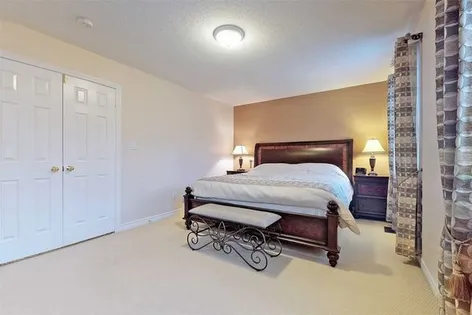 2 rooms house of 105 m² in Whitby | 2695610