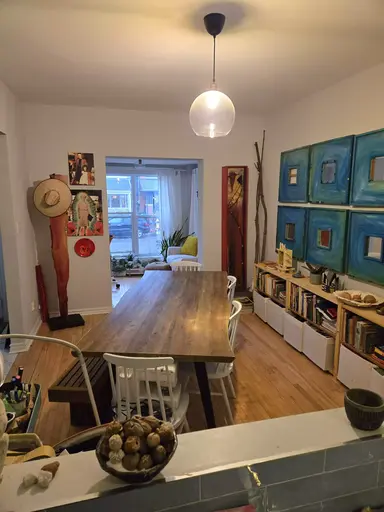 Charming Main Floor house - 2 bed, 1 bath, 1 parking - ALL INCLUSIVE UTILITES | 223 Fairview Avenue, Toronto | 2874303