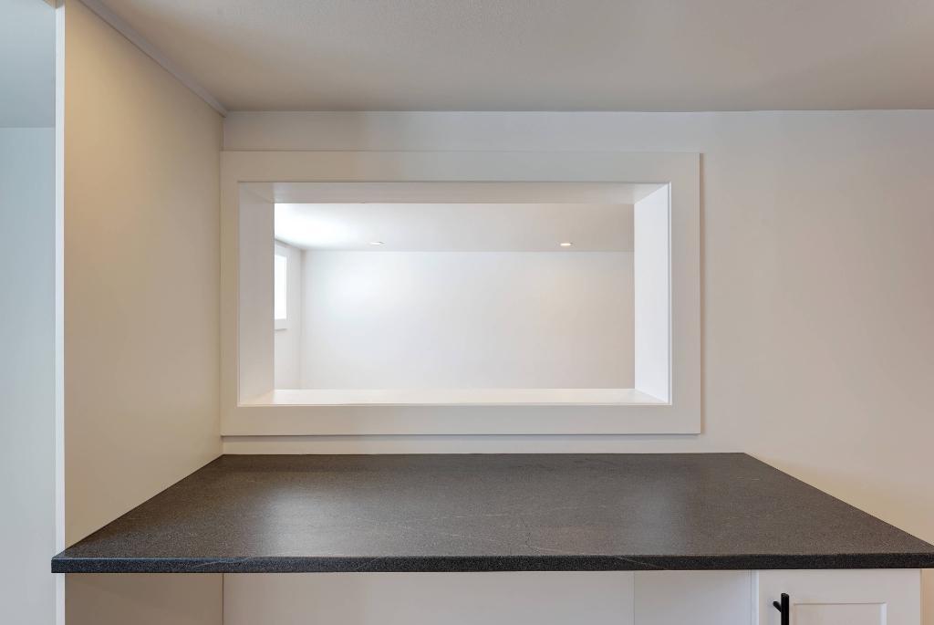 2 1/2 rénové à Ste-Thérèse tout près du train - Juillet - Internet inclus | 3233497