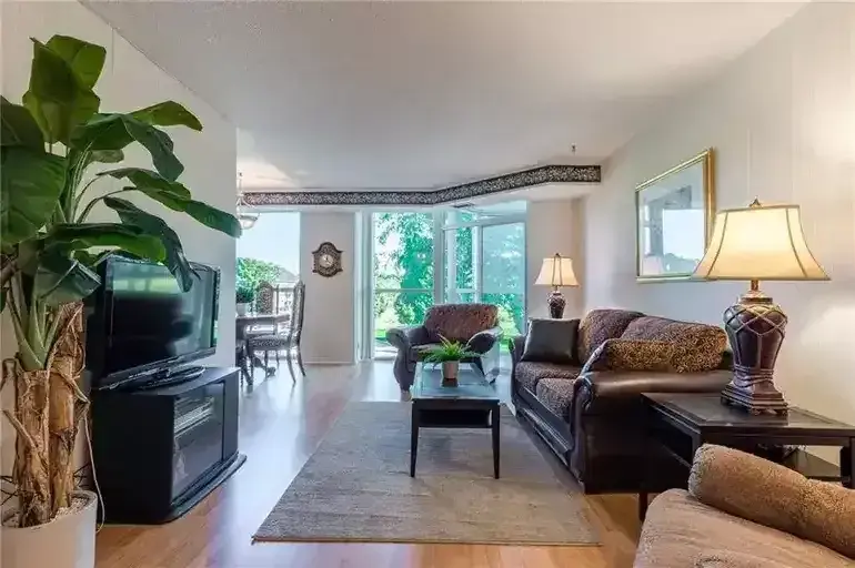 Grenadier Place Executive Living Condo! | 162 Martindale Road, St. Catharines | 3018478