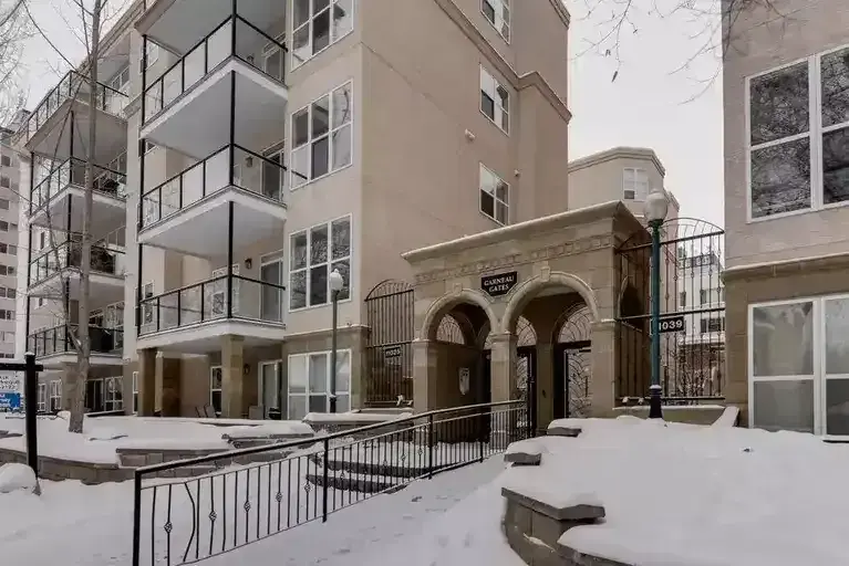 Garneau Gates Great Location! | 11039 83 Avenue Northwest, Edmonton | 3036024