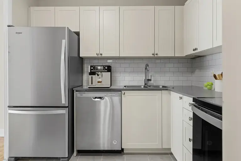 Driveway Place | 350 Queen Elizabeth Drive, Ottawa | 2903280