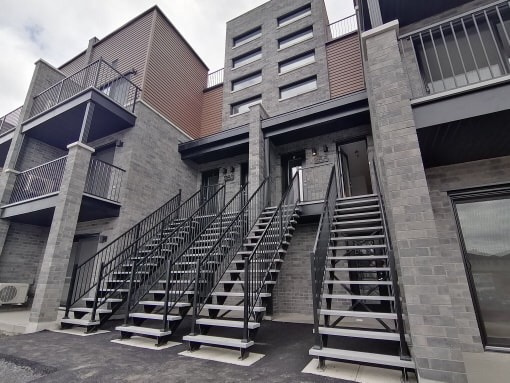 Juillet, Récent Condo 1CC, Plateau | 2825503
