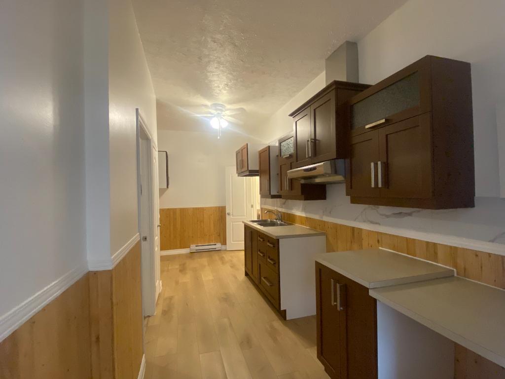 3 1/2 à lourer au rez-de-chaussée entièrement rénové | 2826763