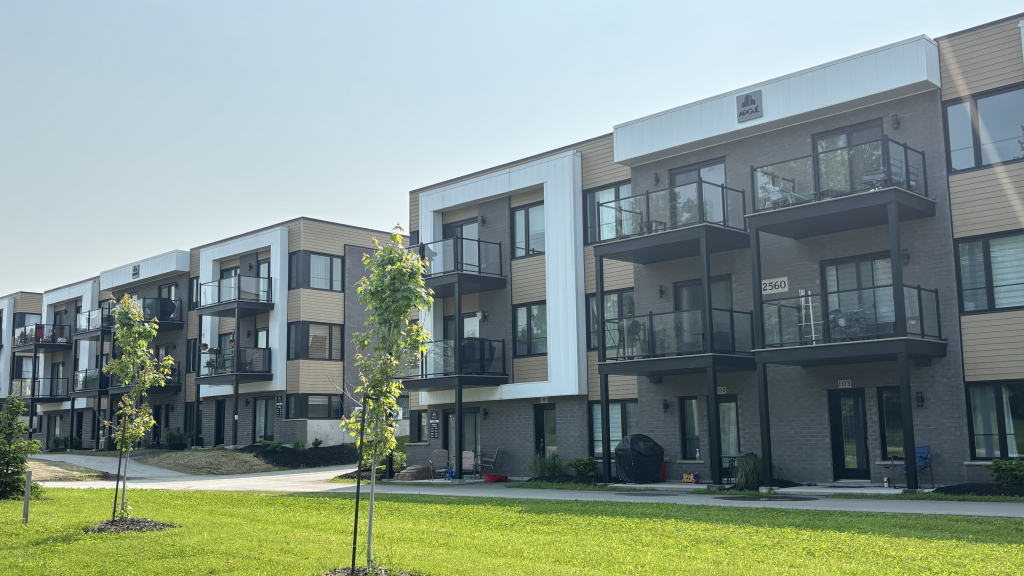 4 ½ HAUT DE GAMME | FLEURIMONT | JUILLET | 2826808